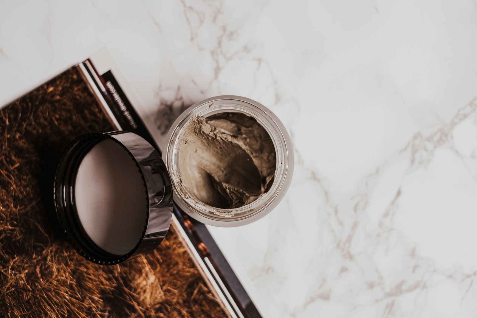 Illustration : Le calcaire dans les cosmétiques : utile ?
